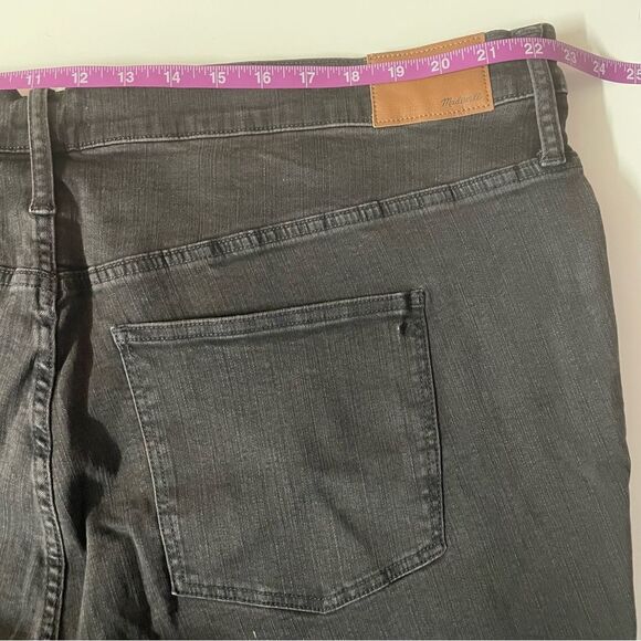 Madewell Black Wash Raw Hem Button-Fly 9” High-Rise Skinny Jeans Size 37P NWT - Picture 5 of 14